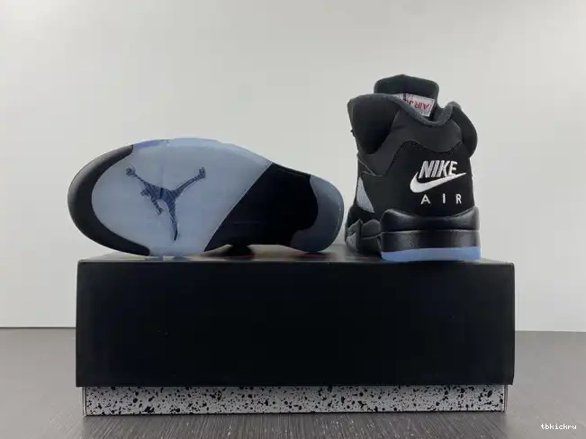 Cheap TBkick Black Metallic (2016) 845035-003 5 Retro Jordan 0525